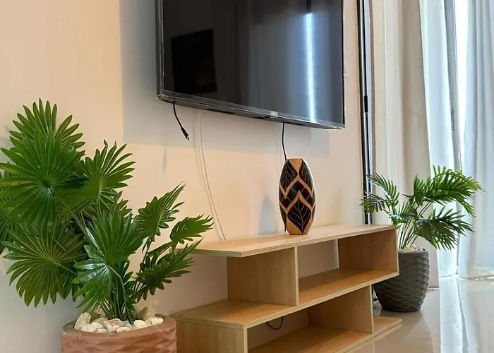 Cozy 2br With Pool Access شقة